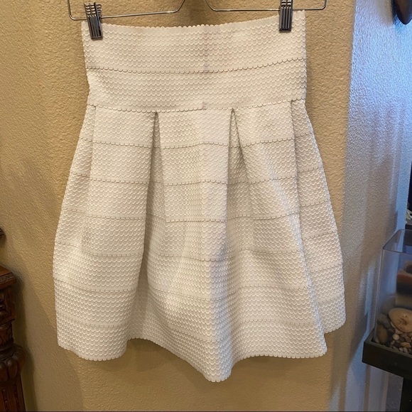 NWT~H&M White Skater Skirt Size Small - Picture 4 of 9